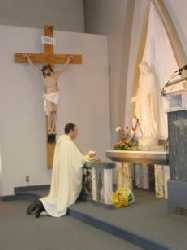 prier la Liturgie des Heures seul, mais en communion avec toute l'Eglise